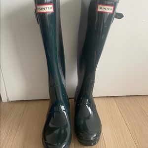 Hunter boots— dark green